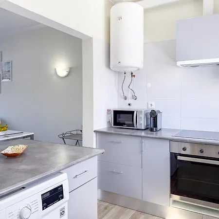 Apartament #406 Modern 1br With Pool Near Oura Strip *