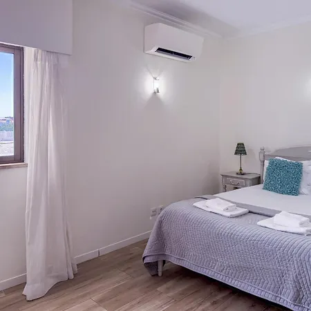 #406 Modern 1br With Pool Near Oura Strip